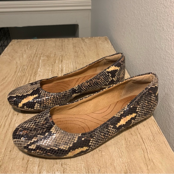 Clarks Indigo Women’s Snakeskin Print Ballet Flats – Size 7.5M - Picture 5 of 12
